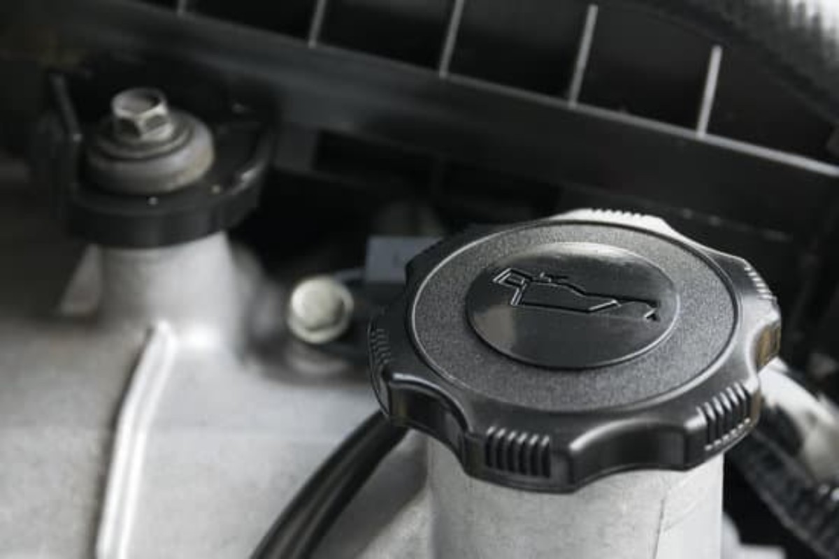 Car gas cap causing check engine light to turn on