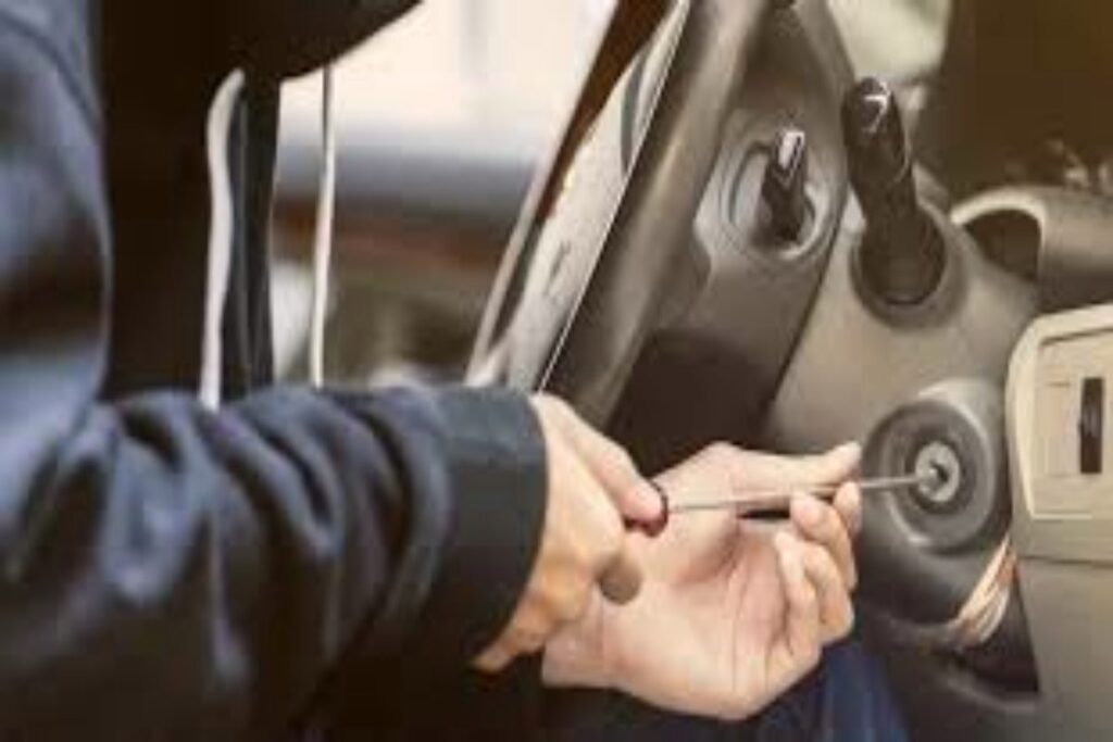 Insert the Key Correctly How to insert the key correctly in the ignition to avoid steering lock
